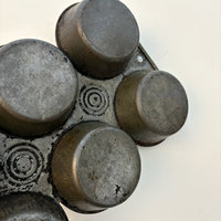 SOLD: Vintage 1960s Muffin Tin
