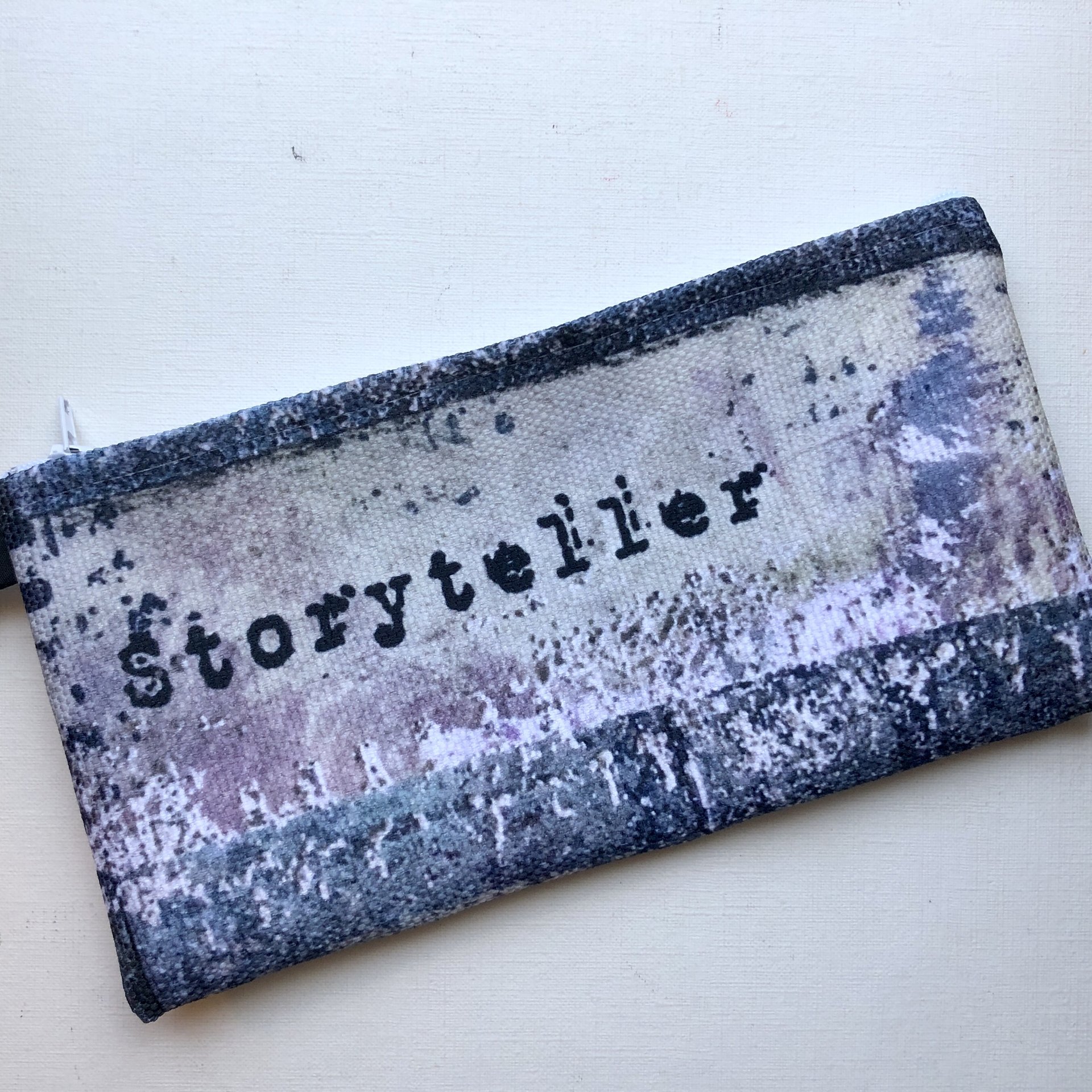 Zip It: Storyteller Small Art Carry-All