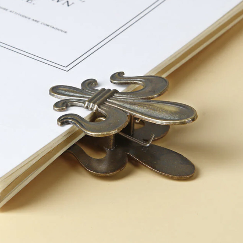 CoraCreaCrafts Clip: Fleur de Lis
