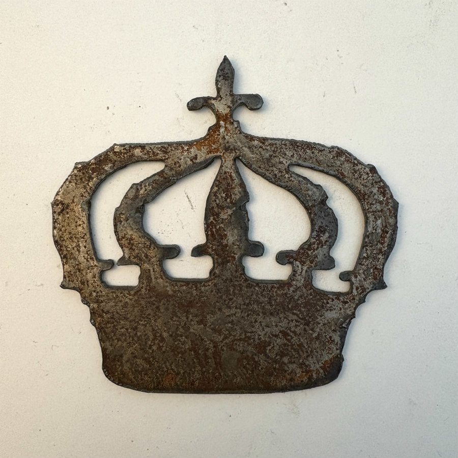 Rusty Metal Crown Embellishment