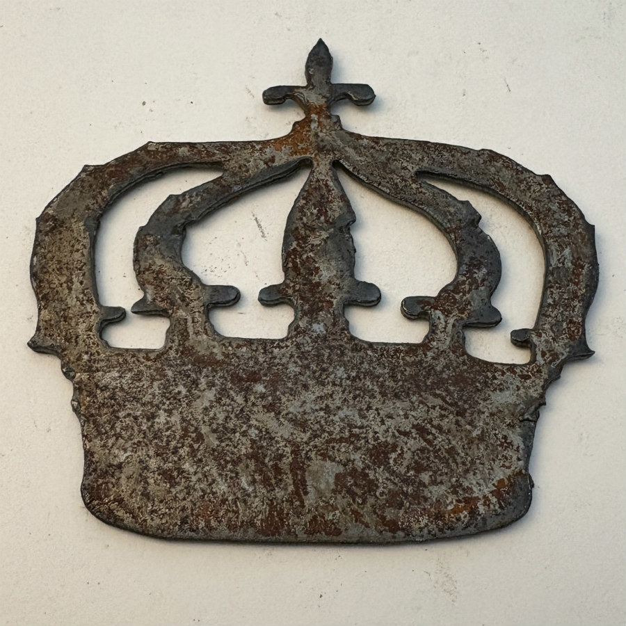 Rusty Metal Crown Embellishment