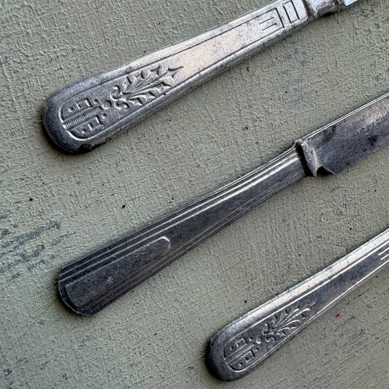 Vintage Metal Mini Knife Set