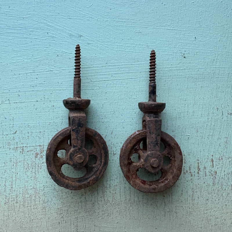 Vintage Rusty Metal Wheels/Pulleys: Pair