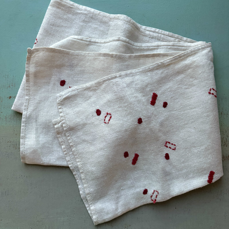 SOLD: Vintage Embroidered Linen Runner