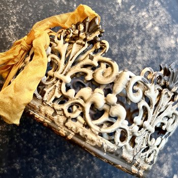 Monahan Papers Aged Metal Trim