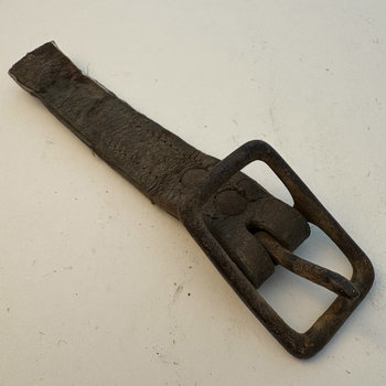 Distressed Strap & Buckle