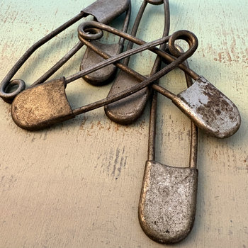 Vintage Metal Launders Safety Pin: Medium 