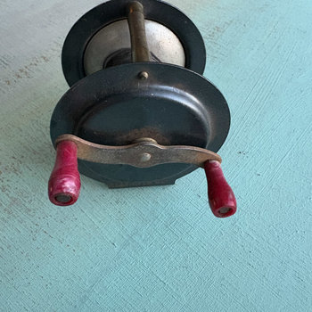 Vintage Fishing Reel 1