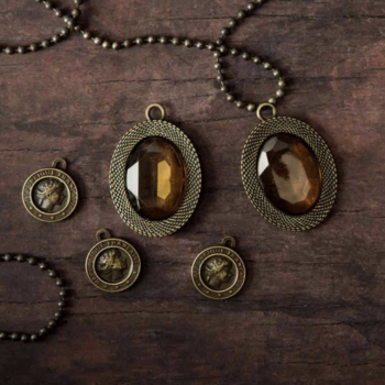 Prima Memory Hardware: La Rochelle Antique Trinkets 